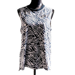 NIKE Sleeveless Geometric Zebra Contrast Muscle Tank Top